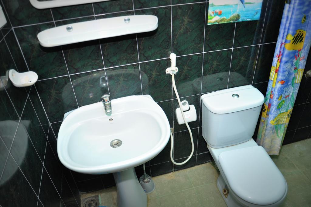 Blumarine Guest House Негомбо Номер фото