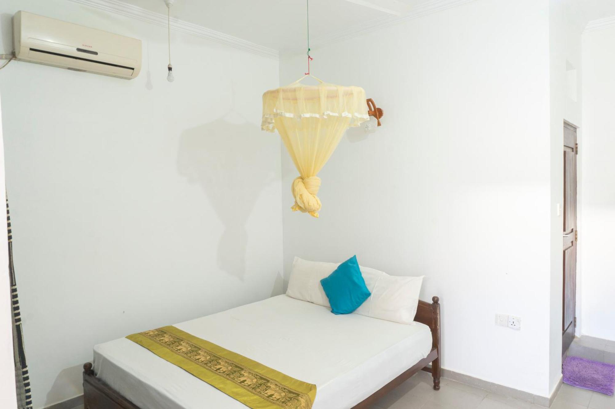 Blumarine Guest House Негомбо Екстер'єр фото