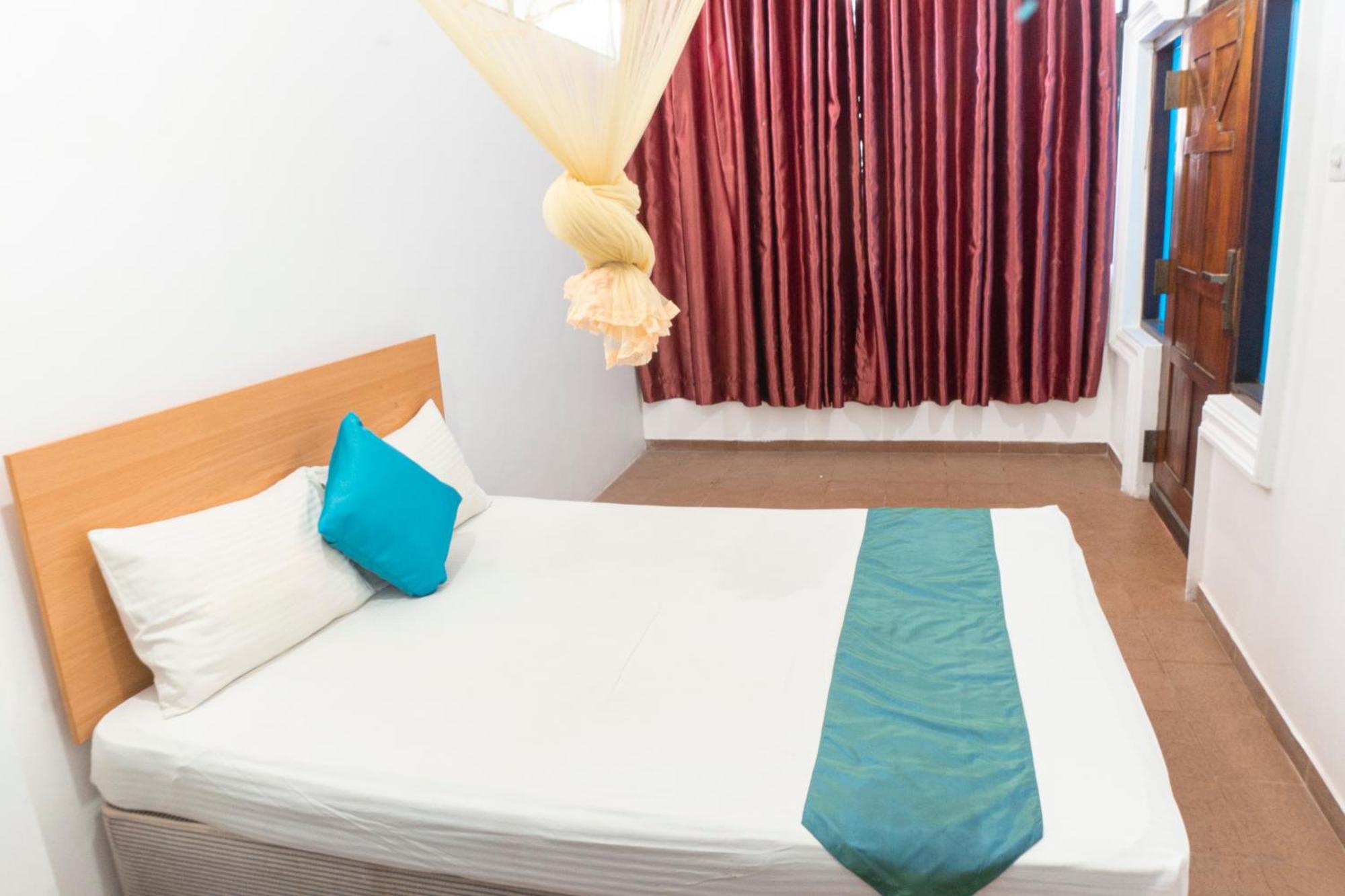 Blumarine Guest House Негомбо Екстер'єр фото