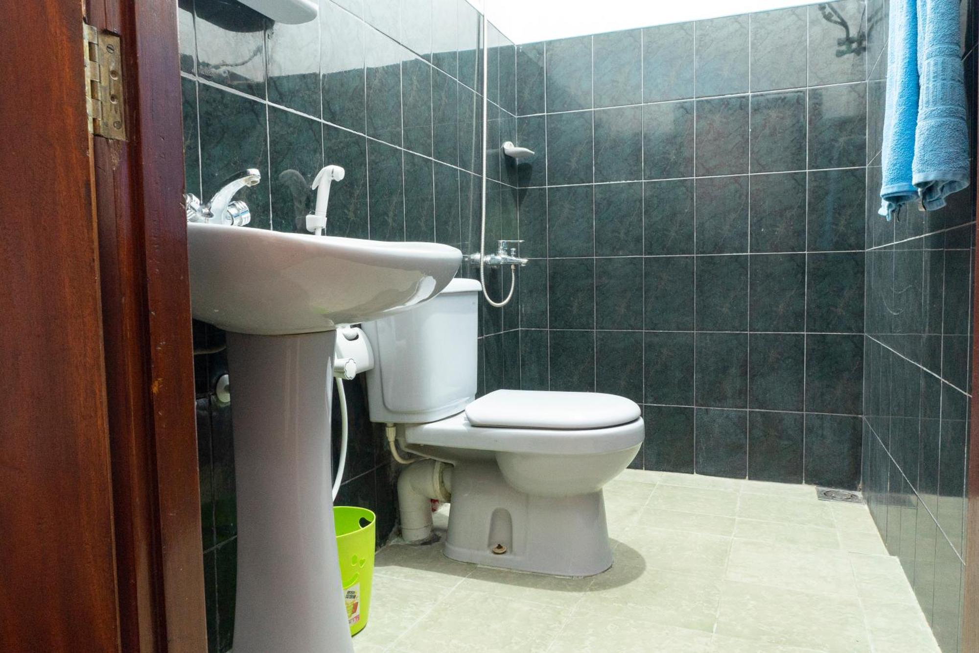 Blumarine Guest House Негомбо Екстер'єр фото