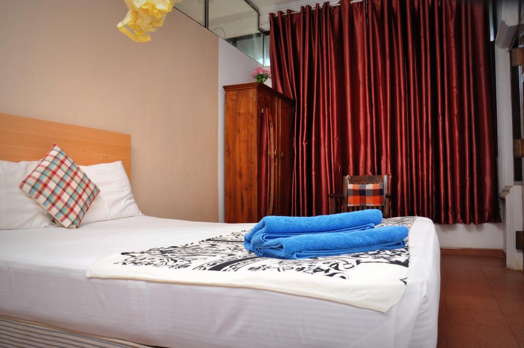 Blumarine Guest House Негомбо Екстер'єр фото