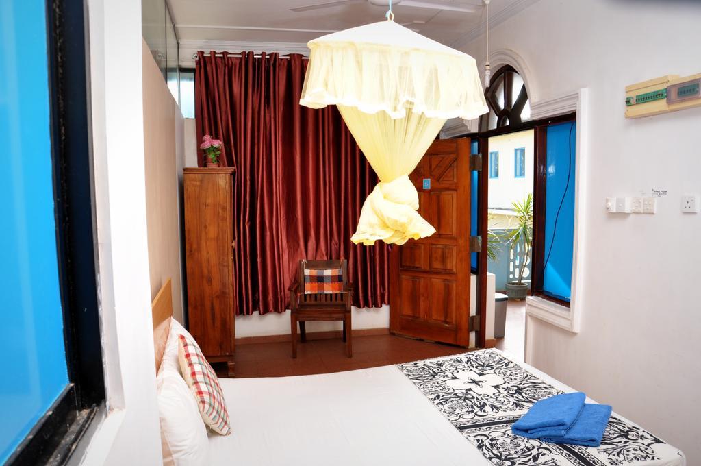 Blumarine Guest House Негомбо Екстер'єр фото